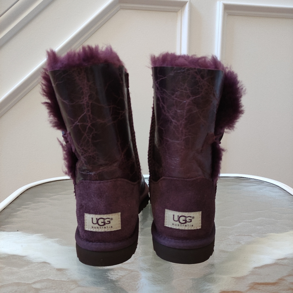 New Without Box Ugg Krinkle Bailey Button Sheepsk… - image 7